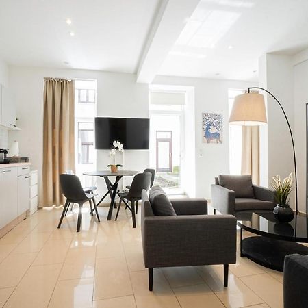 Chic Newly-Renovated Apartment Steps From Subway In Vienna'S Hernals District Екстериор снимка