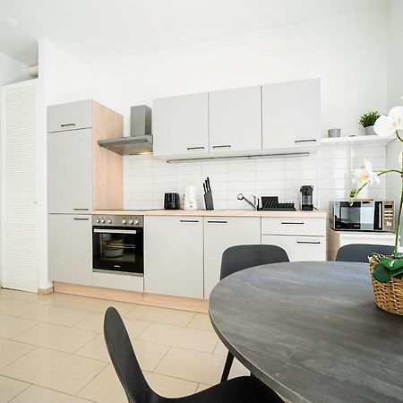 Chic Newly-Renovated Apartment Steps From Subway In Vienna'S Hernals District Екстериор снимка
