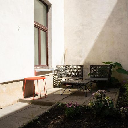 Chic Newly-Renovated Apartment Steps From Subway In Vienna'S Hernals District Екстериор снимка