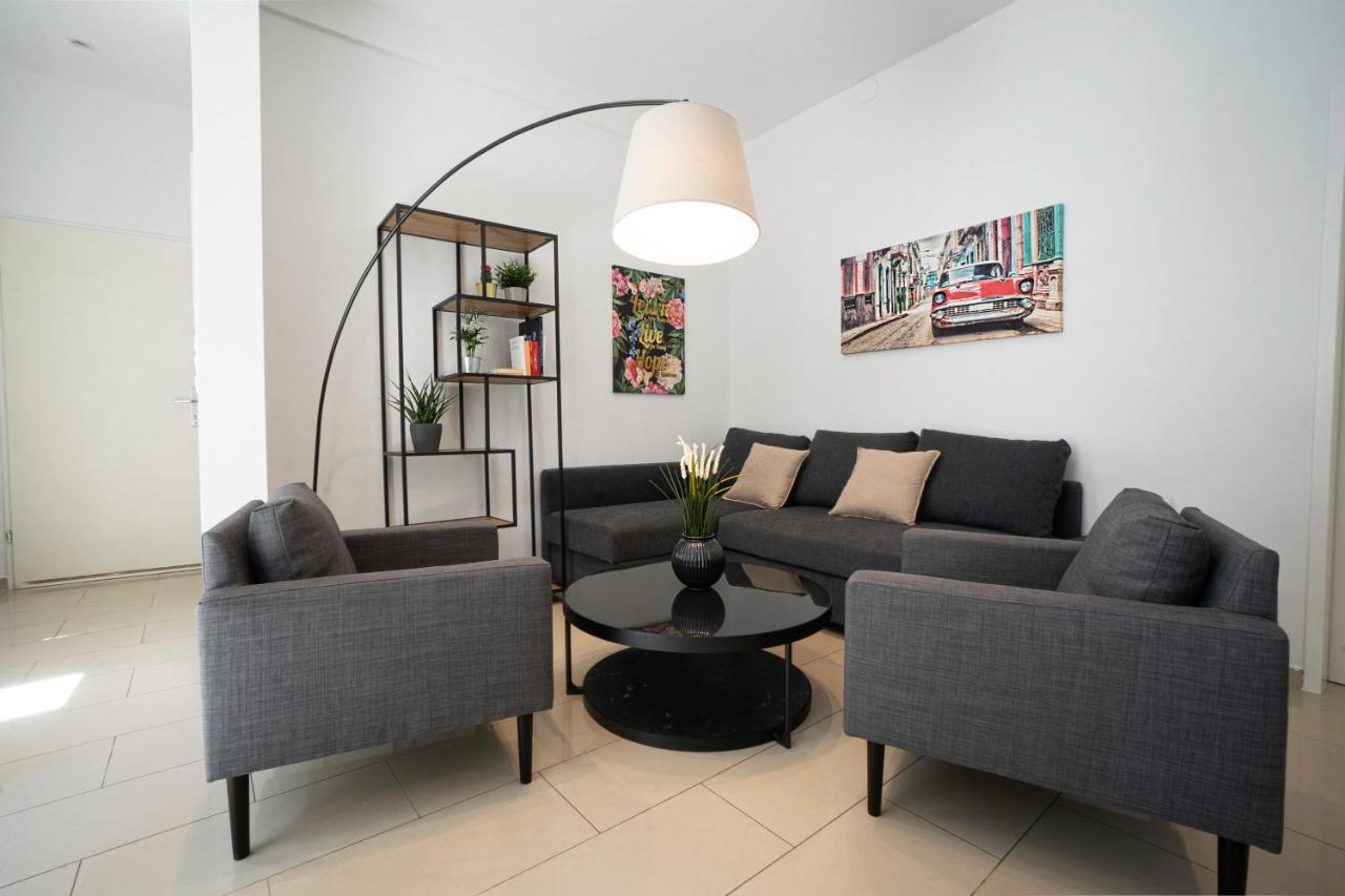 Chic Newly-Renovated Apartment Steps From Subway In Vienna'S Hernals District Екстериор снимка