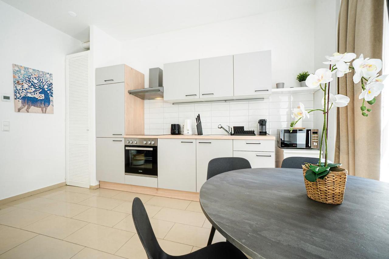 Chic Newly-Renovated Apartment Steps From Subway In Vienna'S Hernals District Екстериор снимка