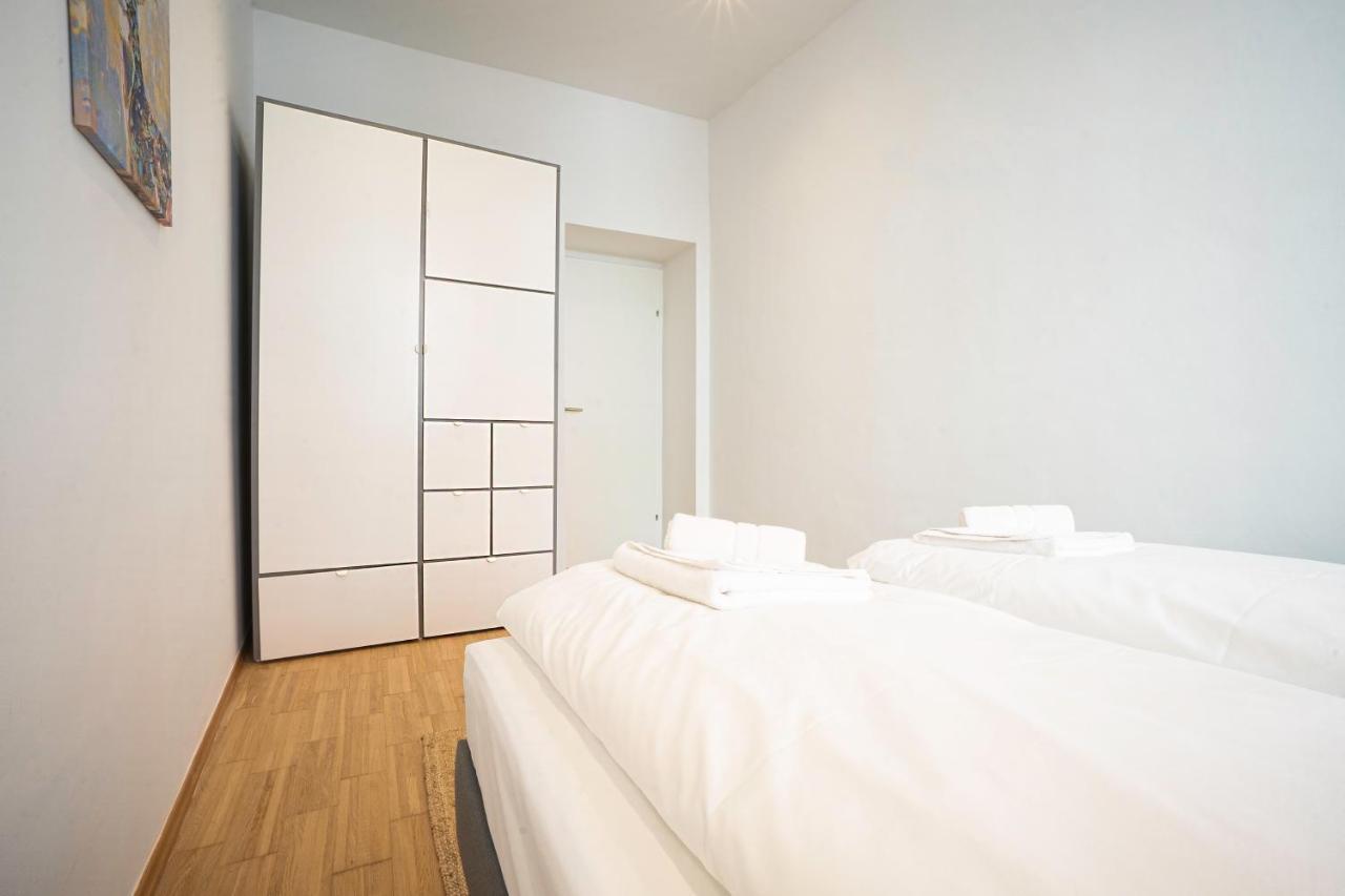 Chic Newly-Renovated Apartment Steps From Subway In Vienna'S Hernals District Екстериор снимка