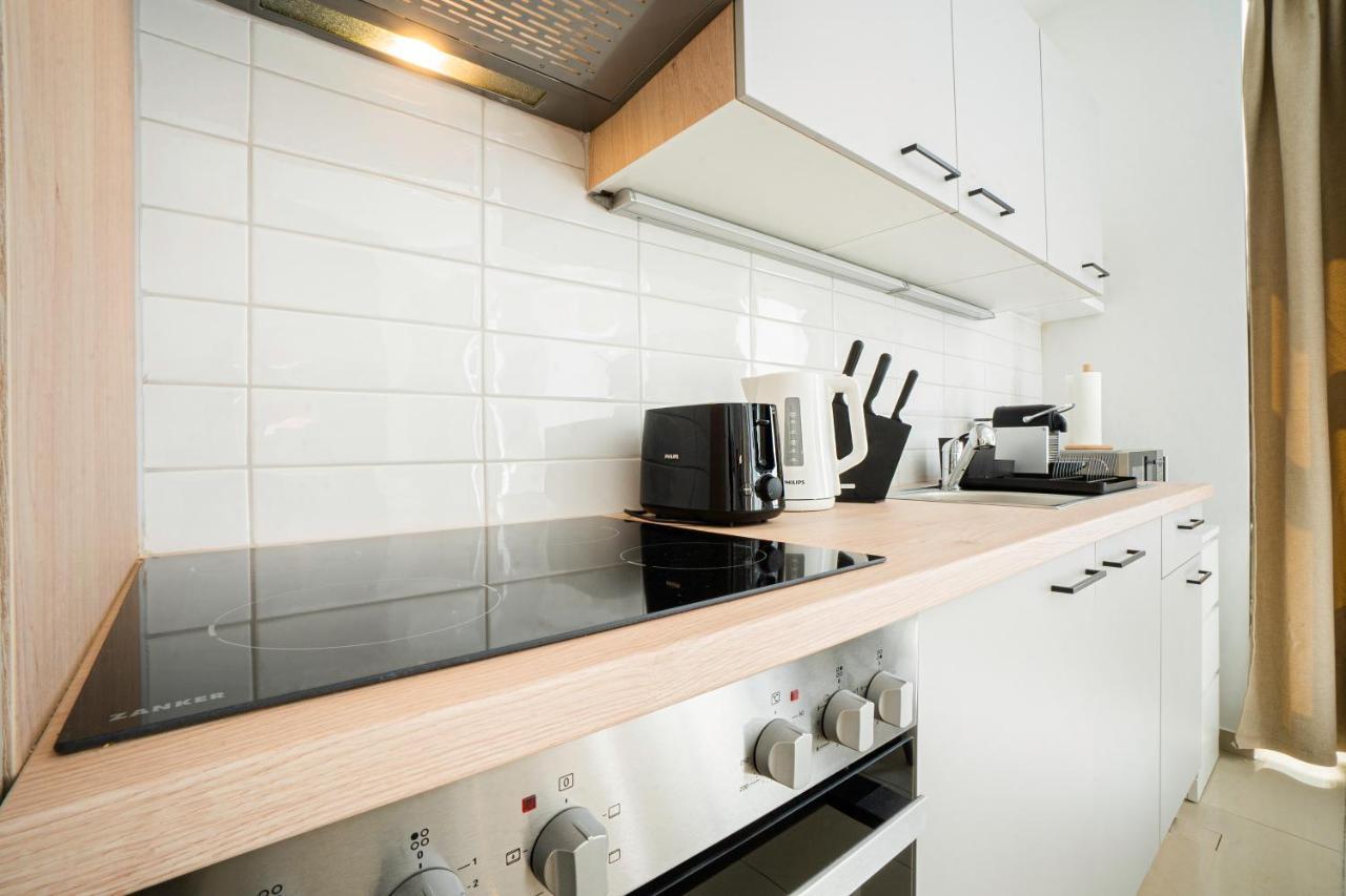 Chic Newly-Renovated Apartment Steps From Subway In Vienna'S Hernals District Екстериор снимка