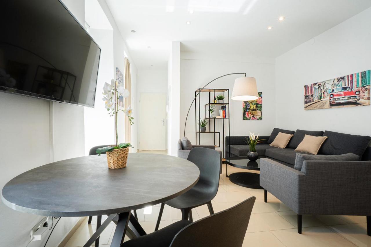 Chic Newly-Renovated Apartment Steps From Subway In Vienna'S Hernals District Екстериор снимка