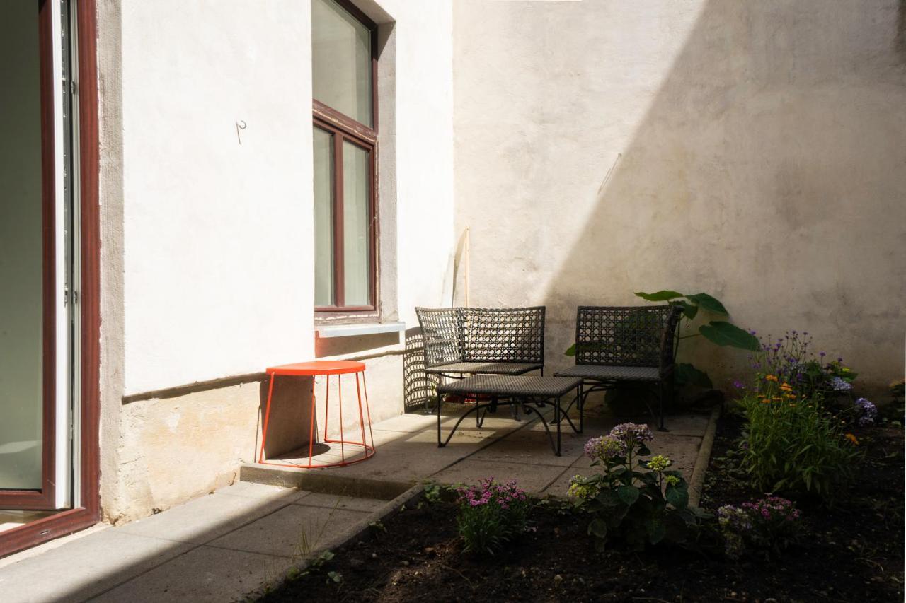 Chic Newly-Renovated Apartment Steps From Subway In Vienna'S Hernals District Екстериор снимка